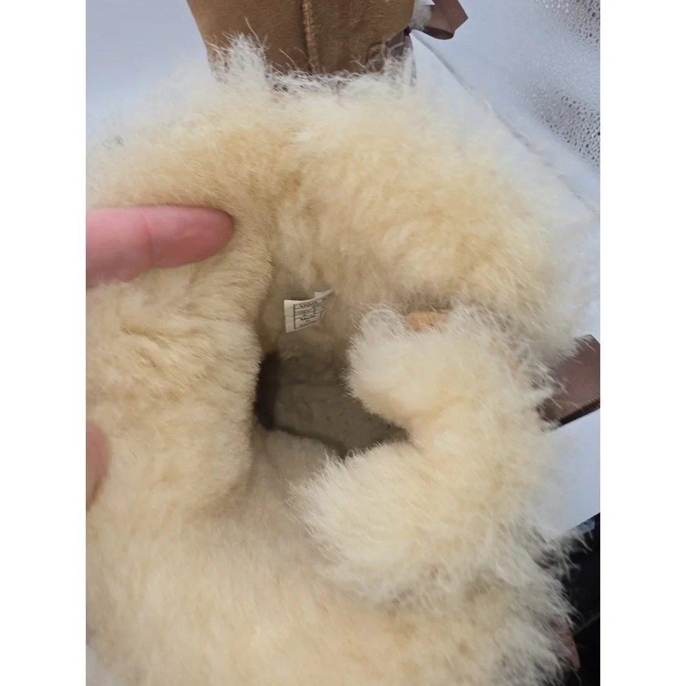 UGG Youth Bailey Bow II Sheepskin Boots Chestnut Size 4 Youth